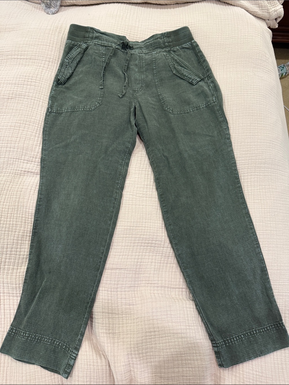 Woman’s Olive Green Drawstring Casual Pants